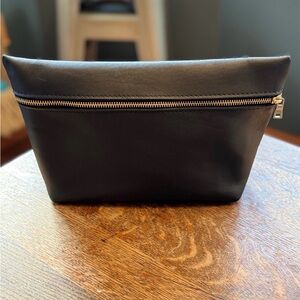 Portland Leather XL makeup bag